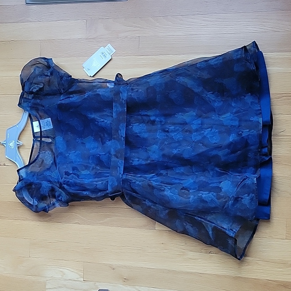 NWT Snow White Dress - Disney Store Size 11/12